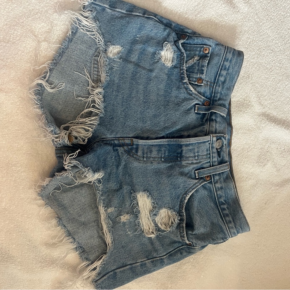 Distressed Denim Blue 501 Levi’s Shorts